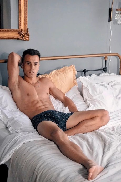 Photo nue de fuite OnlyFans de Nikolis