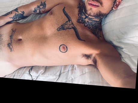 Photo nue de fuite OnlyFans de Pavloh