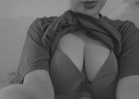 Photo nue de fuite OnlyFans de Paula Sanchez