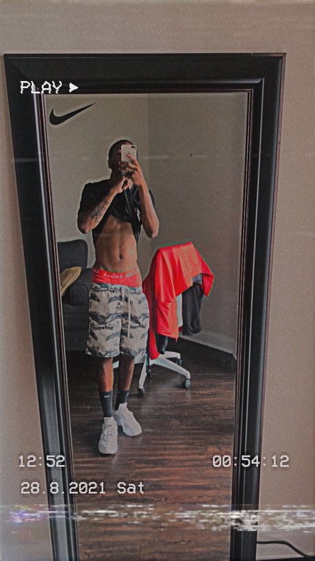 Photo nue de fuite OnlyFans de Sexypapiv
