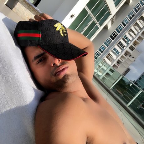 Photo nue de fuite OnlyFans de Oscar Enrique Castaeda Rosales