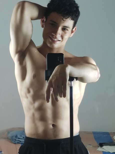 Photo nue de fuite OnlyFans de Andrs Snchez