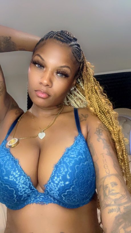 Photo nue de fuite OnlyFans de Phuckyotattzz