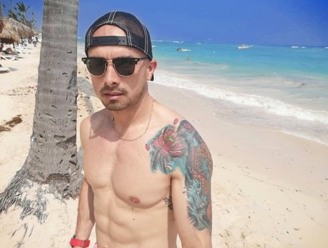 Photo nue de fuite OnlyFans de Roberto Perezhenriquez