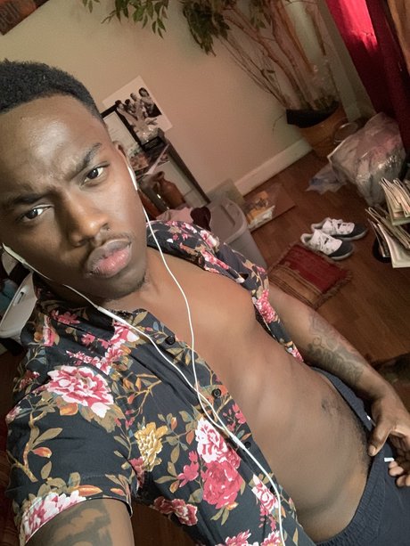Photo nue de fuite OnlyFans de Scottietoohottie
