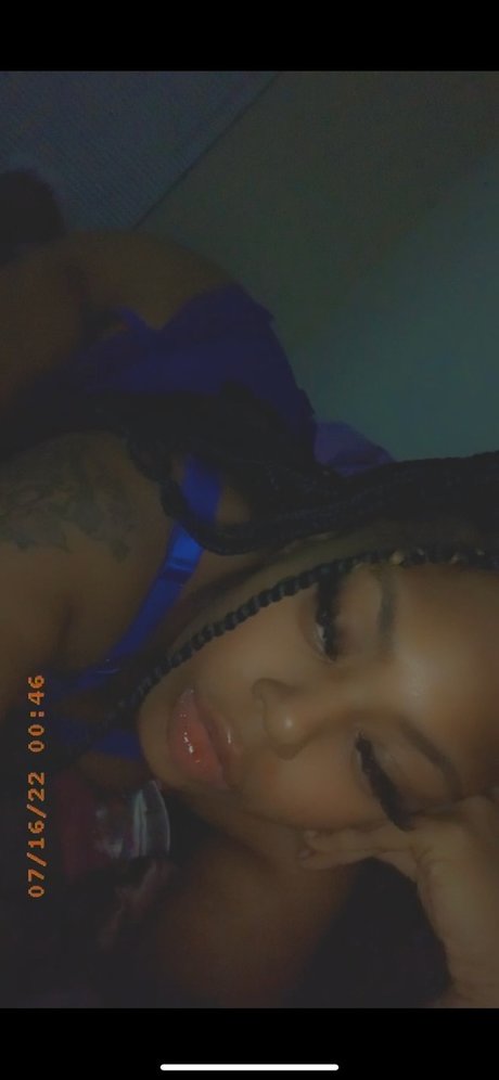 Photo nue de fuite OnlyFans de Queeniekatt
