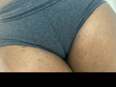 Photo nue de fuite OnlyFans de Loveli