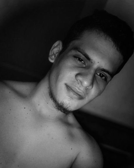 Photo nue de fuite OnlyFans de Luis Puentes