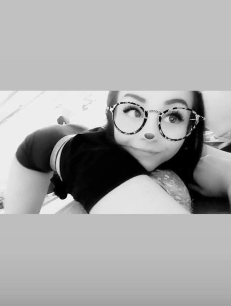 Photo nue de fuite OnlyFans de Rissarose420