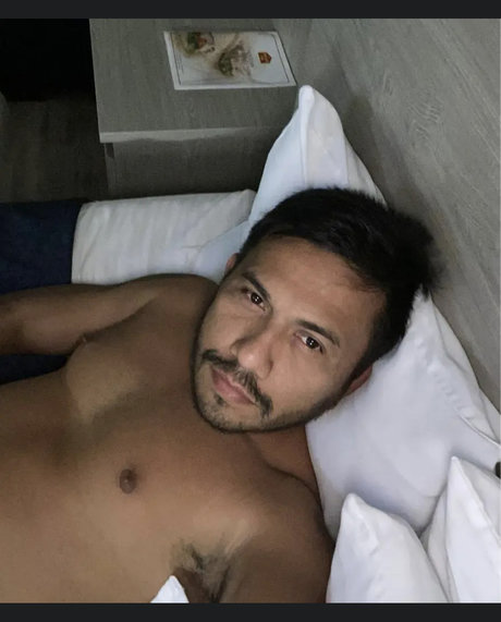 Photo nue de fuite OnlyFans de Rigoberto