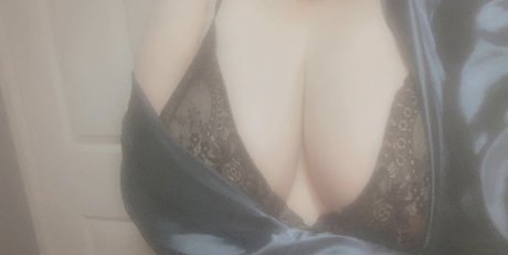 Photo nue de fuite OnlyFans de Rhi
