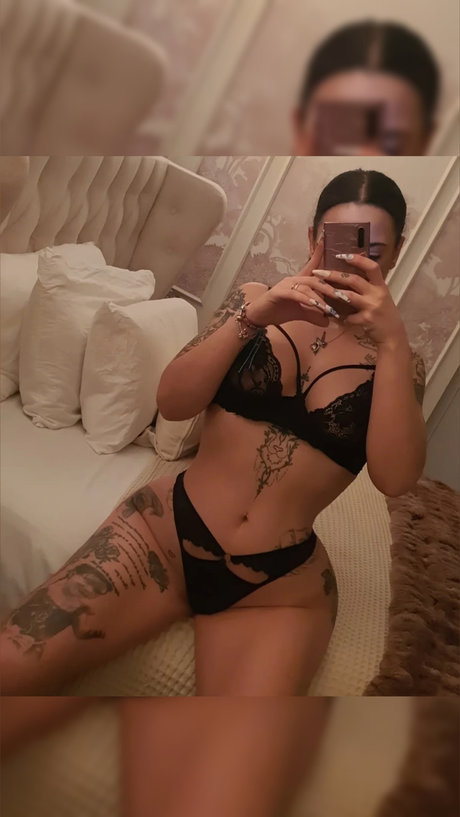 Photo nue de fuite OnlyFans de Reyna Blancaa Oficial