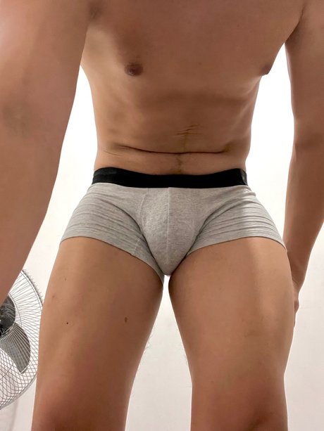 Photo nue de fuite OnlyFans de Rei Bader 