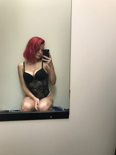 Photo nue de fuite OnlyFans de Red