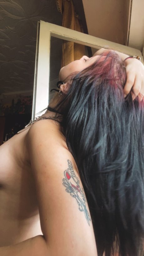 Photo nue de fuite OnlyFans de Red Yukine