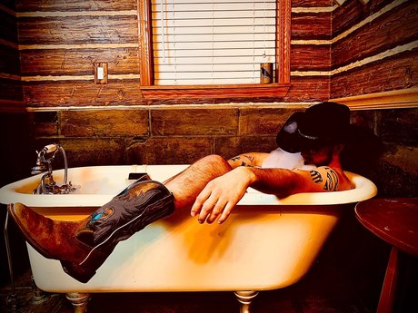Photo nue de fuite OnlyFans de Rebelheartedcowboy