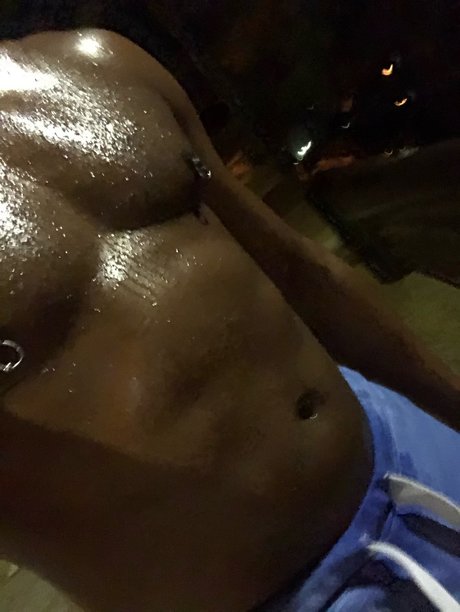 Photo nue de fuite OnlyFans de Raw And Verse