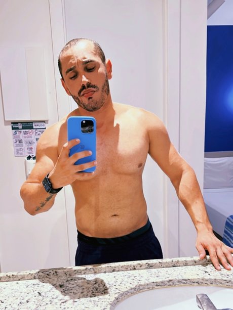 Photo nue de fuite OnlyFans de Rafael Mello