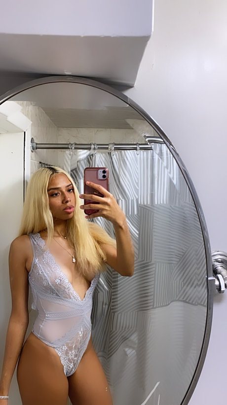 Photo nue de fuite OnlyFans de Maria Celineee