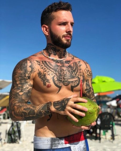 Photo nue de fuite OnlyFans de Marcos Motta