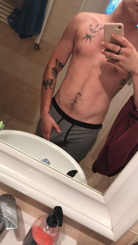Photo nue de fuite OnlyFans de Ronnie Milbs