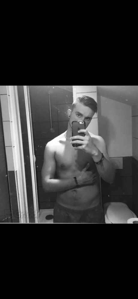 Photo nue de fuite OnlyFans de Romain 