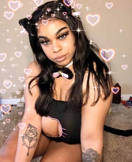 Photo nue de fuite OnlyFans de Mari The Hippie