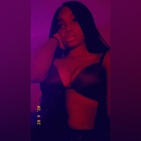 Photo nue de fuite OnlyFans de Omnisexual Babe