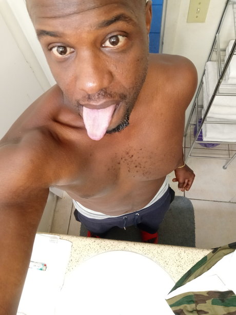 Photo nue de fuite OnlyFans de Anthonii813
