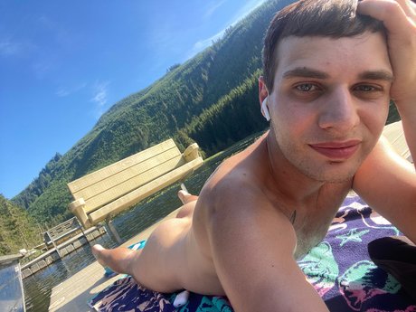 Photo nue de fuite OnlyFans de Mathieu Allen