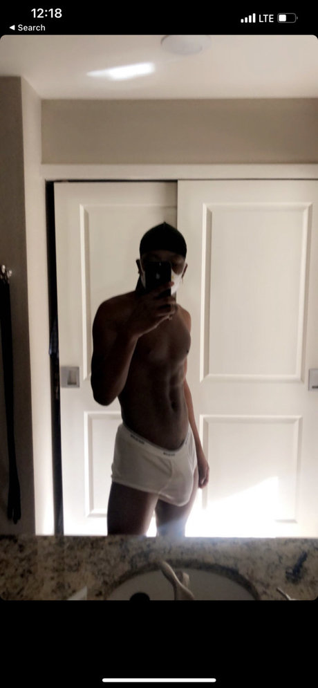 Photo nue de fuite OnlyFans de Call Me Daddy 
