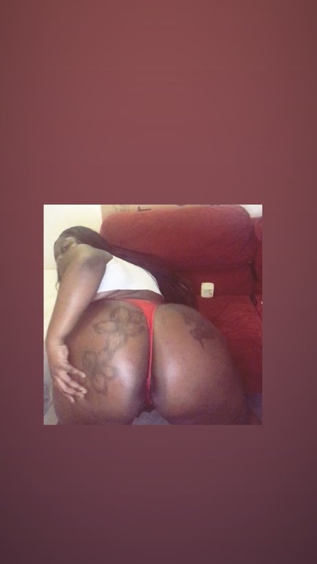 Photo nue de fuite OnlyFans de Blacmommi