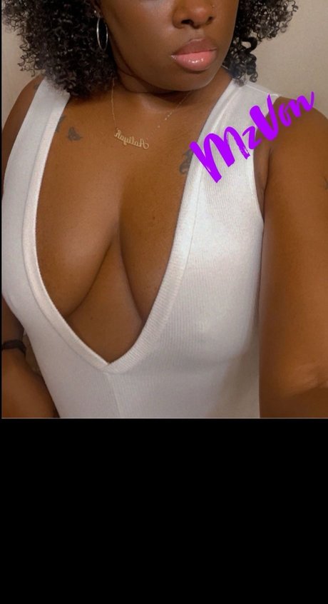 Photo nue de fuite OnlyFans de Mzvon2u
