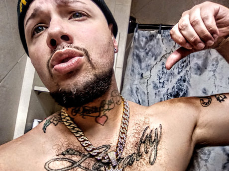 Photo nue de fuite OnlyFans de Blatinodaddyangel