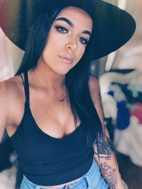 Photo nue de fuite OnlyFans de Ariel