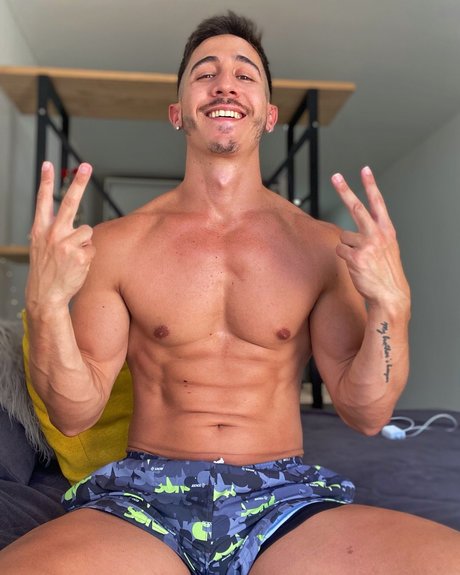 Photo nue de fuite OnlyFans de Joan Wolfie  0  