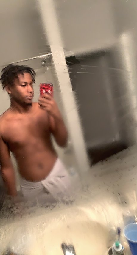Photo nue de fuite OnlyFans de Party Boi 