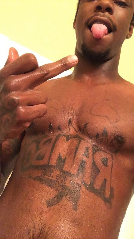 Photo nue de fuite OnlyFans de Almighty Rambo