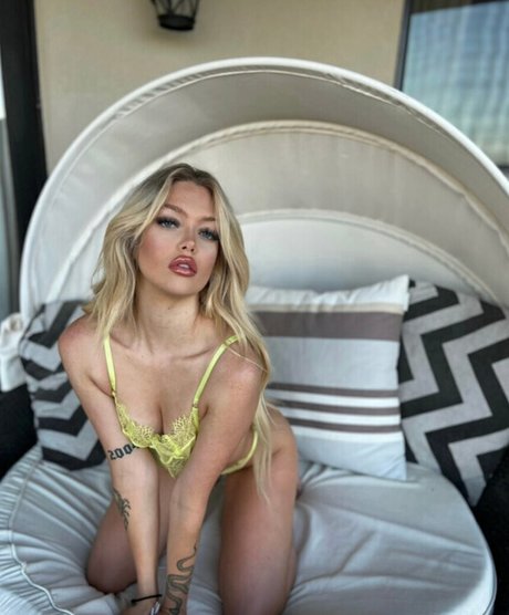 Photo nue de fuite OnlyFans de Vanessawet18