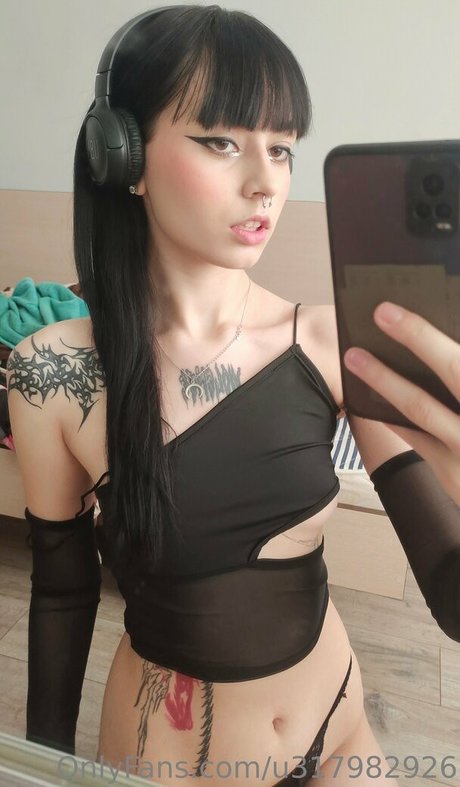 Photo nue de fuite OnlyFans de Nefertitixxx