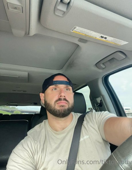 Photo nue de fuite OnlyFans de Tiktokcody