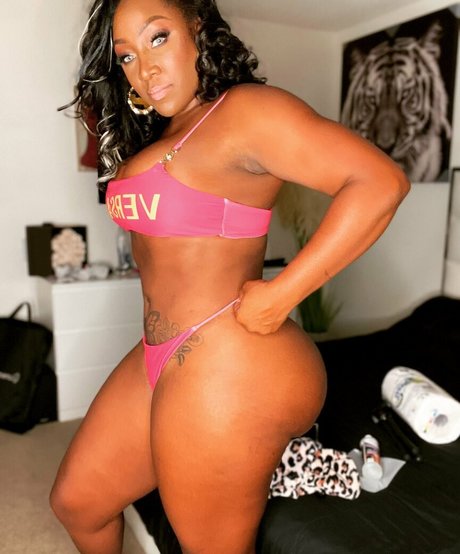 Photo nue de fuite OnlyFans de Chanya The Body