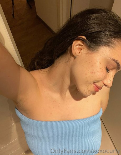 Photo nue de fuite OnlyFans de Xoxocurly