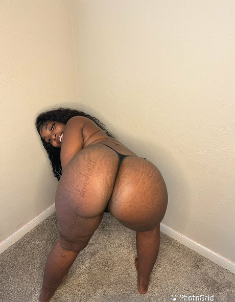 Photo nue de fuite OnlyFans de Donsha21