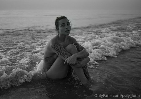 Photo nue de fuite OnlyFans de Polyluna