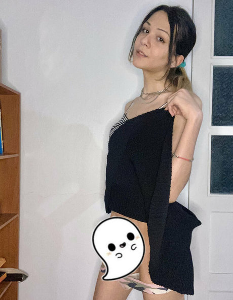 Blondetrap001