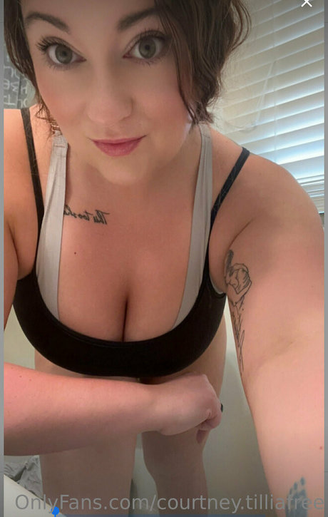 Photo nue de fuite OnlyFans de Courtneytilliafree