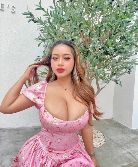 Photo nue de fuite OnlyFans de Noonz Supattra