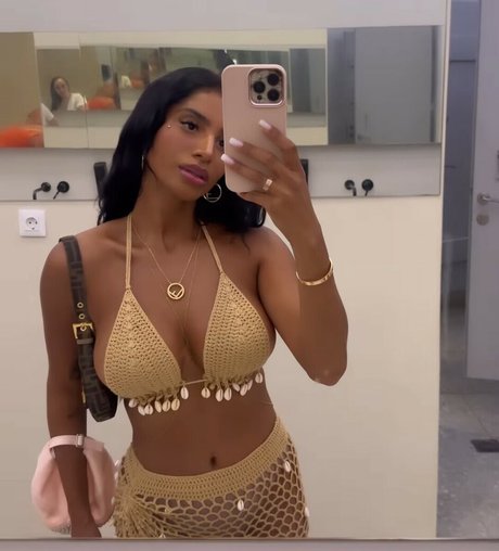 Photo nue de fuite OnlyFans de Dubai Escort