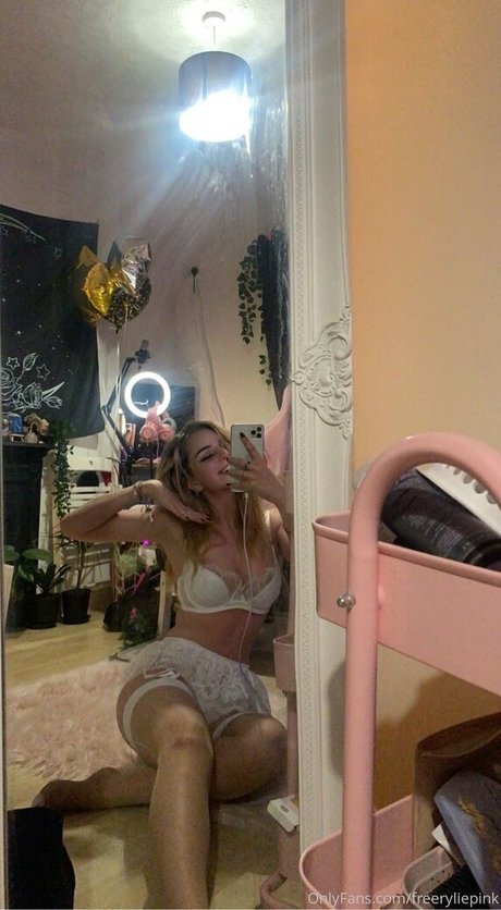 Photo nue de fuite OnlyFans de Freeryliepink